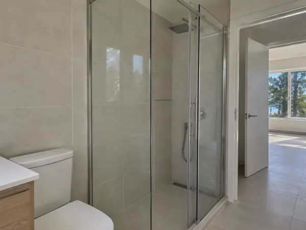 Baño chico de apartamento en Punta del Este